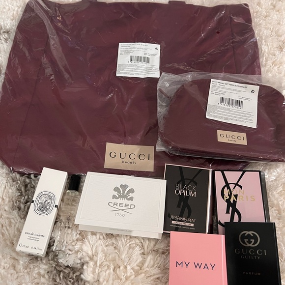 Brand new Gucci Red Cosmetic pouch and tote + freebies - Picture 1 of 15